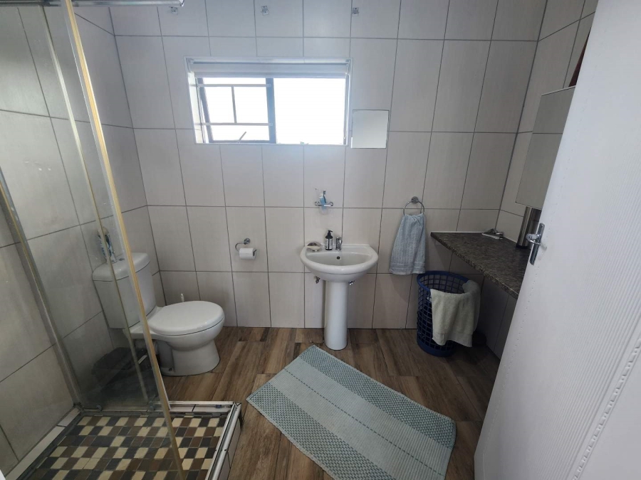 5 Bedroom Property for Sale in Fraaiuitsig Western Cape